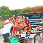 Guest house Sandycamps Surf House *