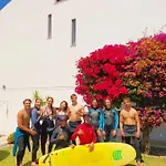Guest house Sandycamps Surf House *