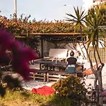 Sandycamps Surf House Πανσιόν *