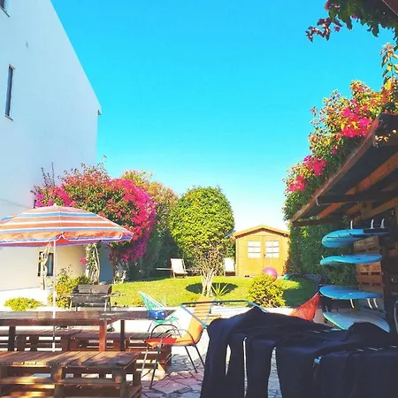 Pensjonat Sandycamps Surf House