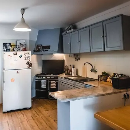 Sandycamps Surf House * Baleal