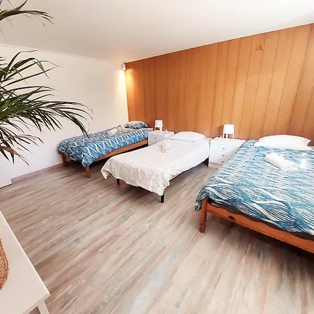 Sandycamps Surf House * Baleal