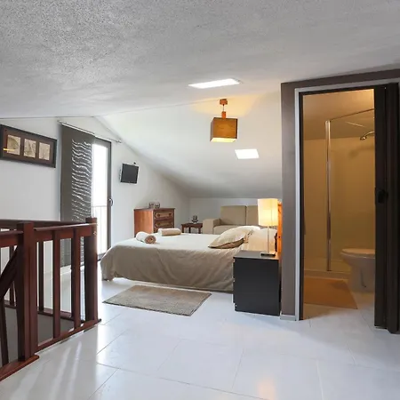 Sandycamps Surf House Casa de hóspedes Baleal