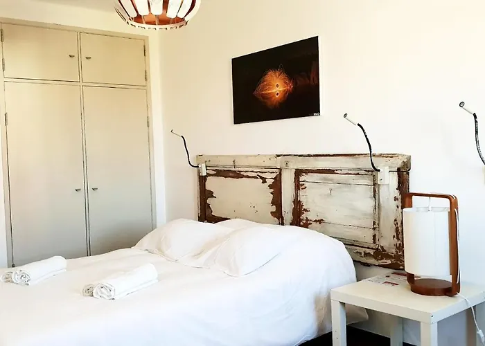 Sandycamps Surf House *