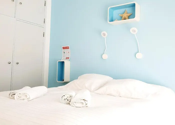 Sandycamps Surf House *