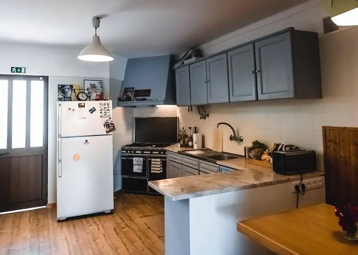 Sandycamps Surf House * Baleal