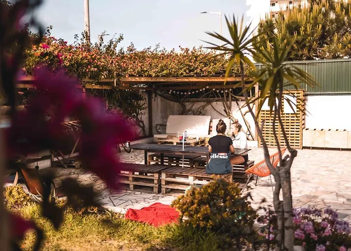 Sandycamps Surf House Casa de hóspedes *