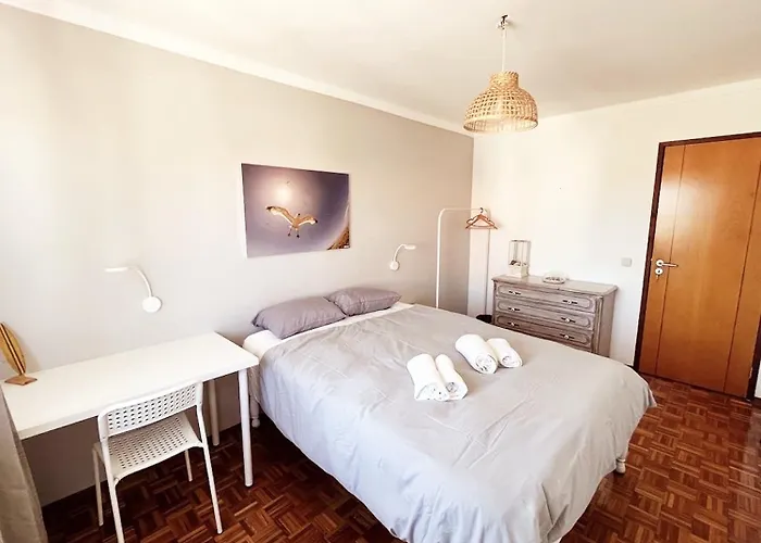 Sandycamps Surf House Baleal