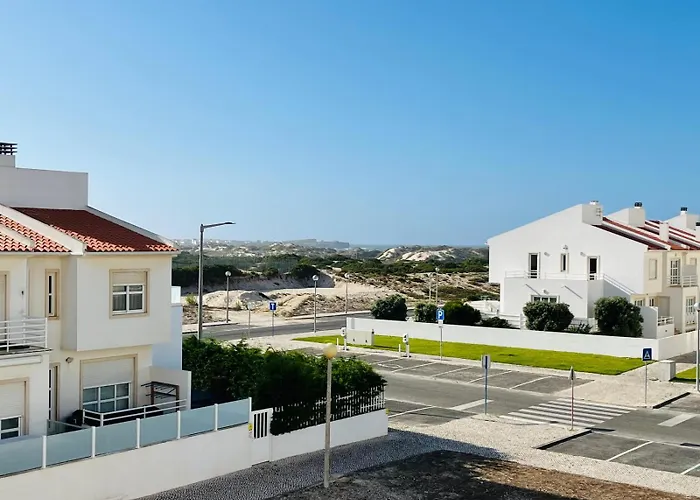 Sandycamps Surf House