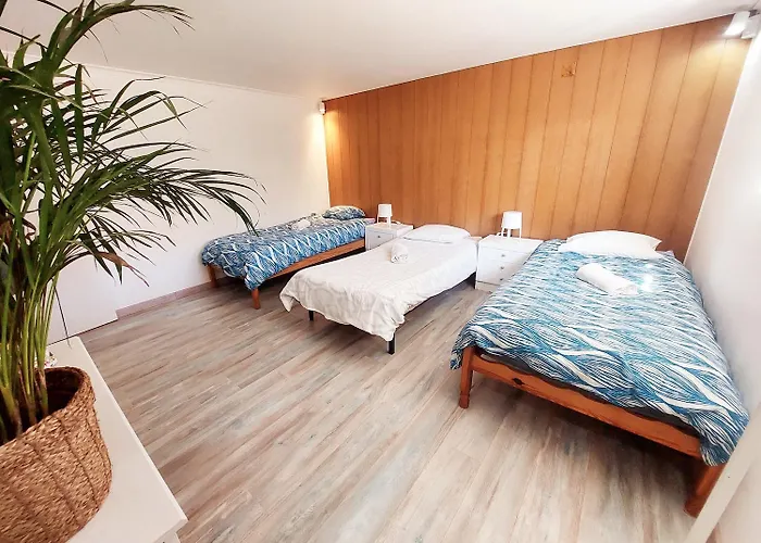 Sandycamps Surf House * Baleal